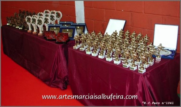 Trofeus do Campeonato da Kofukan